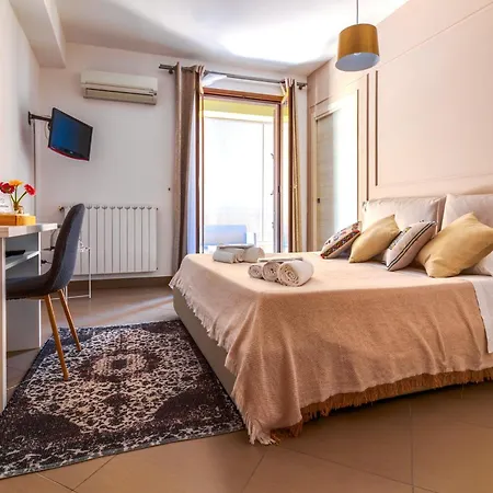 Kanisa Mari E Monti Guest house 4*